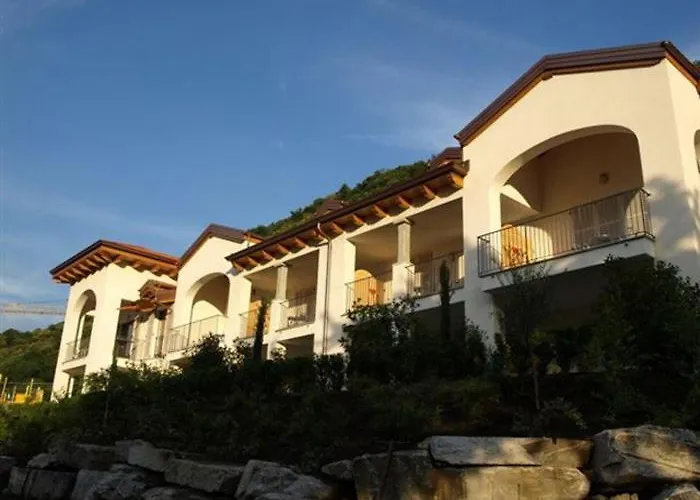 Residenz La Marenca Апартаменты Каннобио